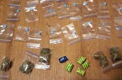 Під час обшуків у фігурантів вилучено розфасовані наркотики