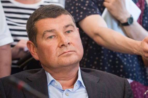 Антикорупційний суд вирішив заочно судити втікача Онищенка