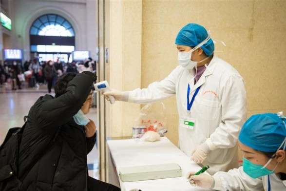 Пневмонія у Китаї: вже захворіло понад 400 людей, померло дев'ятеро