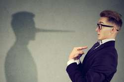 Чоловіки вважають себе кращими брехунами