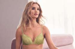  Модель призналась, что пока не готова менять что-то в своей внешности 
  