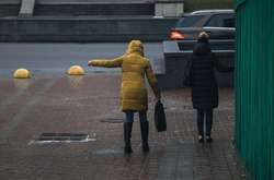 Мокрий сніг та ожеледиця: прогноз погоди в Україні на четвер