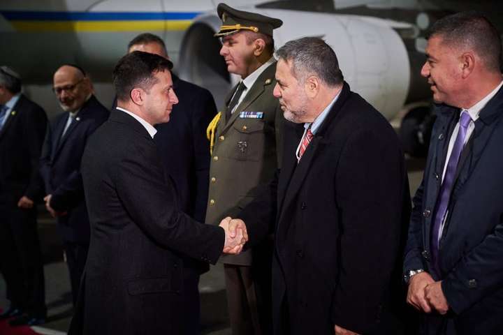 Володимир Зеленський <span>візьме участь у заходах, присвячених 75-й річниці звільнення нацистського концтабору Аушвіц</span> - Зеленський прибув до Ізраїлю