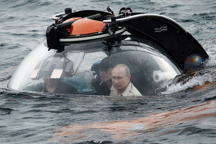 Путин и Конституция: как старый царь решил окунулся в «молодильную воду»