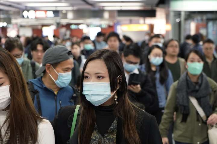 Третий город в Китае изолирован из-за нового смертоносного вируса