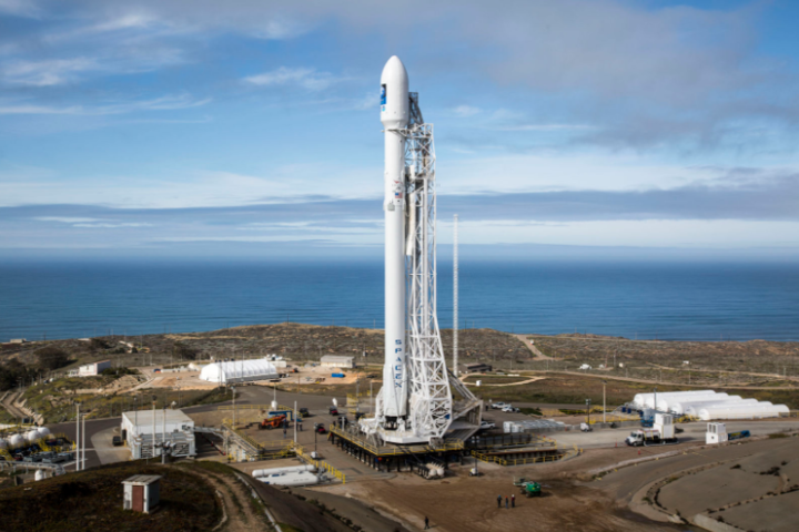 SpaceX перенесла запуск партії супутників для роздачі інтернету