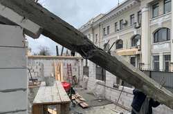 На Привокзальній площі в Одесі демонтують незаконний об'єкт