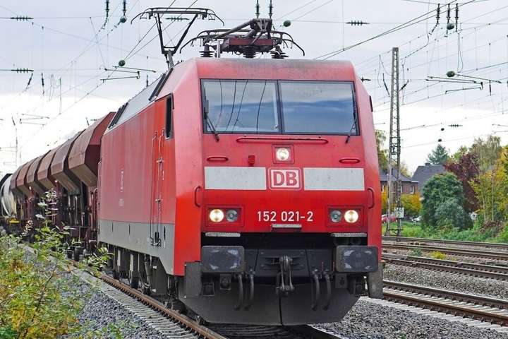Deutsche Bahn - огромный государственный монстр, работающий с большими перебоями