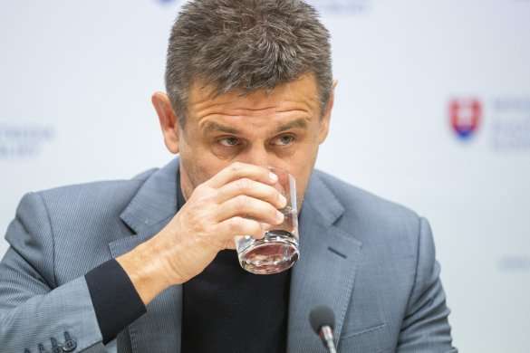 У Словаччині міністр нахуліганив в ресторані, але відразу подав у відставку
