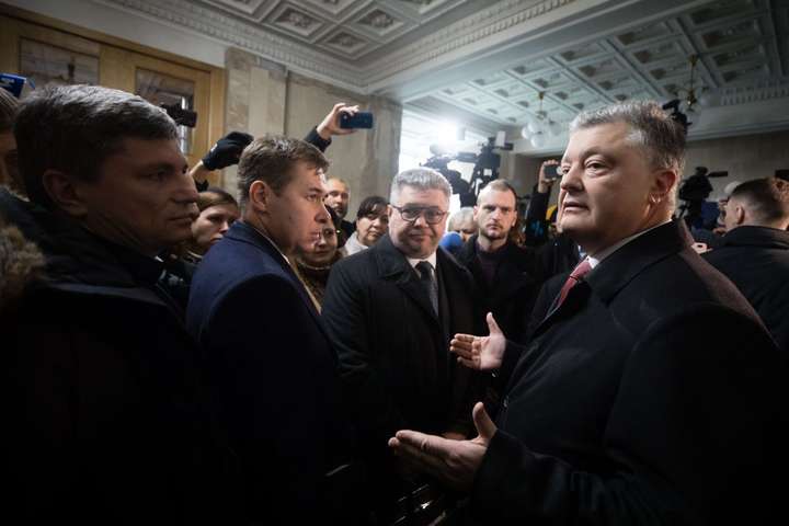 <span>Петро Порошенко про виклики ДБР: Безумовно це все носить характер політичних переслідувань</span> - Порошенко: ДБР сьогодні діє на боці країни-агресора