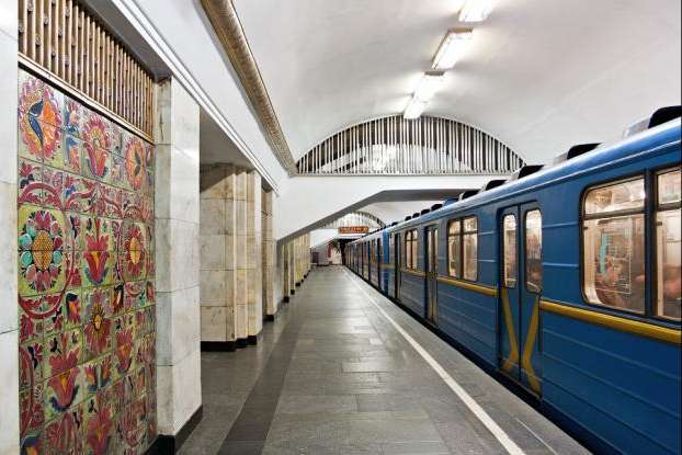 У Києві відкрили всі станції метро. Вибухівку не знайшли