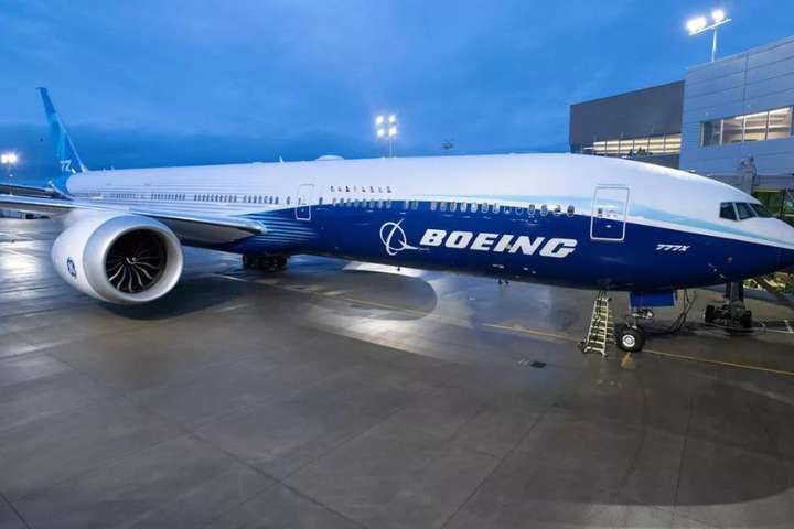 Boeing проводить перший тестовий політ нового літака 777X
