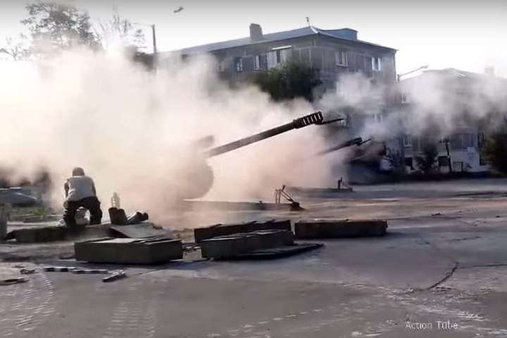 Доба на Донбасі: бойовики гатили з артилерії, одного військового поранено
