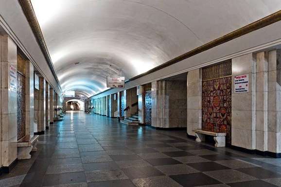 Центральну станцію метро у Києві знову «замінували»