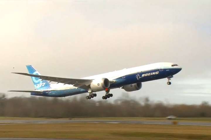 Новий Boeing 777X успішно здійснив перший випробувальний політ