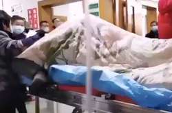 Приступ зараженої коронавірусом людини зняли на відео, – Daily Mirror