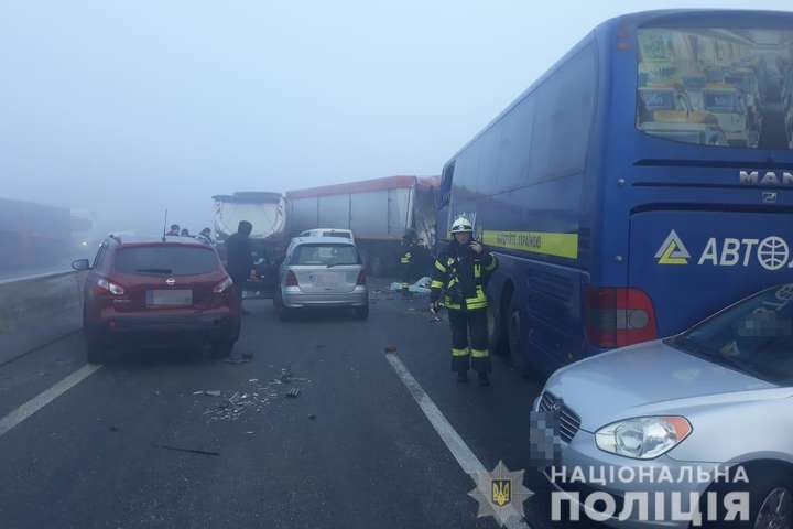 На трассе «Одесса-Киев» произошло смертельное ДТП: столкнулись 11 авто