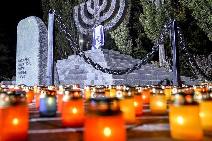 Кличко обіцяє зробити все, щоб у Києві з’явився Меморіал пам’яті жертв Голокосту