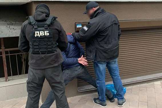 Боевик «ДНР» ранил полицейского в Киеве