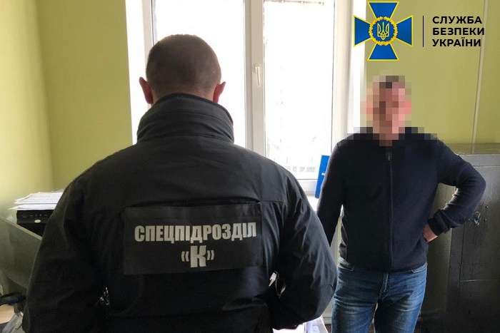 На Житомирщині СБУ викрила на корупції начальника сектору кримінальної поліції (фото)