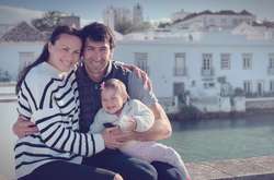 Щасливе подружжя Касьянових - Ганна, Олексій та маленька Саша