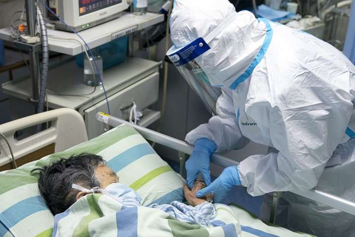 Коронавірус в Китаї: кількість жертв зросла до 132, інфіковані 5500 осіб