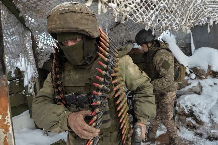 Доба на Донбасі: 12 обстрілів і двоє поранених