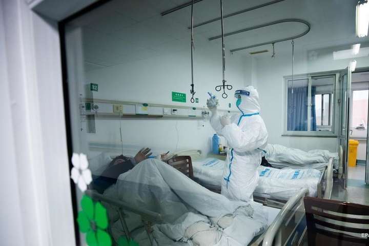 Китайський коронавірус: кількість хворих перевищила 6 тисяч осіб