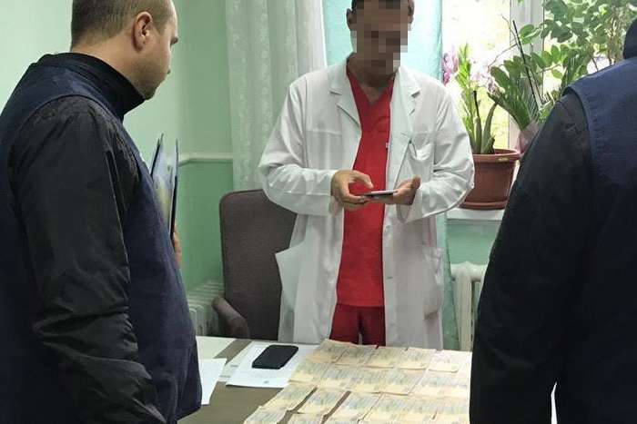 Заробляли на онкохворих: у Києві судитимуть лікарів Інституту раку