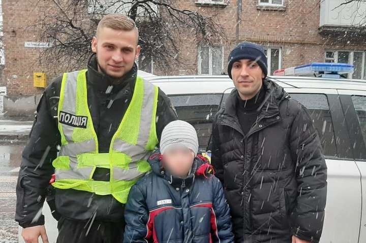 На Київщині поліцейські розшукали зниклу дитину (фото)
