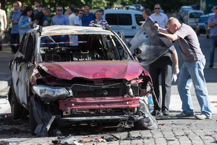 Павло Шеремет загинув зранку 20 липня 2016 року в центрі Києва у результаті підриву автомобіля, яким він керував - Справа Шеремета. «Слідство затягують, аби Арсен Борисович ще пів року міг спокійно керувати МВС»