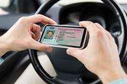 Українцям дозволили реєструватися на літак за е-посвідченнями водія 