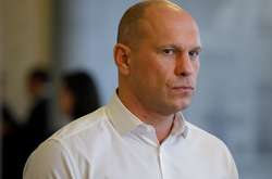 Нардеп Кива кличе на роботу водія, який висадив волонтерок з автобуса