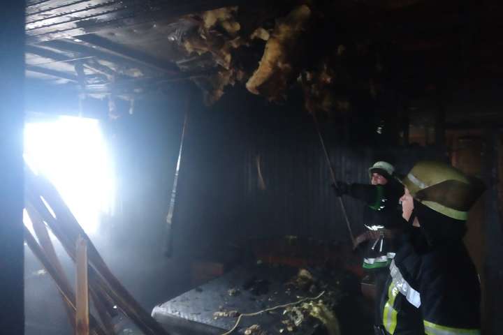 У приватному будинку в Борисполі згоріла лазня (фото)