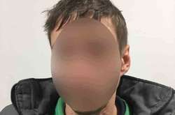 Затримання розклейщиків проросійських білбордів: столична поліція повідомила деталі (фото)