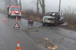 У Теплицькому районі легковик влетів у вантажівку. Водій загинув миттєво