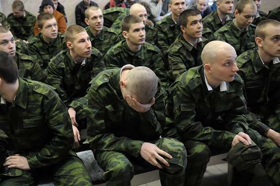 Окупанти в Криму забирають громадян України до російської армії - правозахисник
