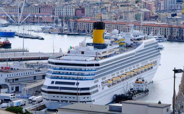 На борту затриманого в Італії круїзного лайнера коронавірус не знайшли 
