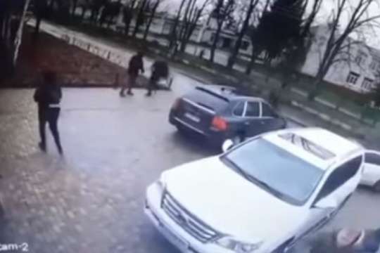 Відео бандитських розборок у Харкові виклали в інтернет 