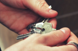 У столиці шахраї привласнили чотири квартири померлих киян 