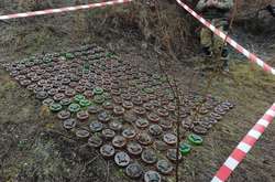 Сапери знайшли на Донбасі ціле поле «чорних вдів»