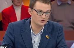 Народний депутат від «Слуги народу» Євген Брагар запропонував пенсіонерці продати собаку, аби заплатити борги за комунальні послуги