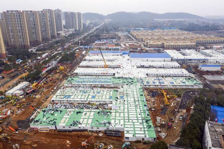 В Китае построили больницу за восемь дней (видео)