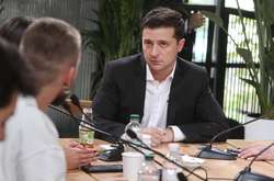 Володимиру Зеленському українці довіряють більше, ніж Кабміну і Верховній Раді - опитування