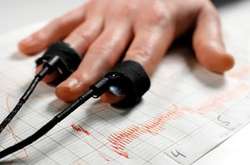 Вчені довели, що люди кажуть неправду, щоб їх вважали чесними 