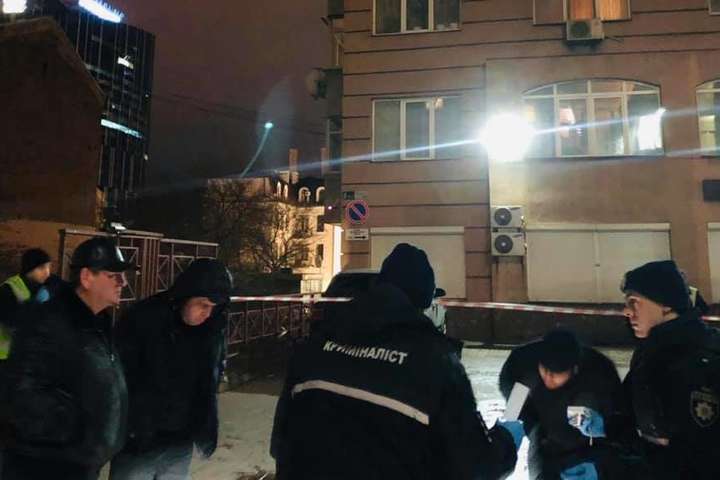 Вбивство хірурга в центрі Києва: поліція оприлюднила відео з місця злочину 