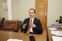 Денис Малюська стверджує, що правоохоронній системі було б набагато краще, якби був закон, що дозволить  відкрито заявляти про обмін в умовах війни і звільнення людей тому, що ми хочемо отримати своїх громадян назад