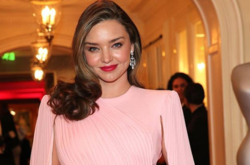 Бывший «ангел» Victoria's Secret пожаловалась, что грудное вскармливание ухудшает ее внешнось