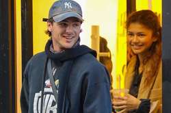 Накануне выхода второго сезона популярного сериала внимание к Зендее и ее бойфренду повышенное