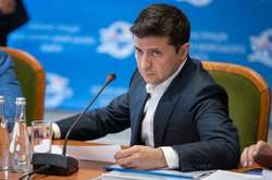 СМИ: Зеленский собрал министров и «слуг народа» на закрытое совещание